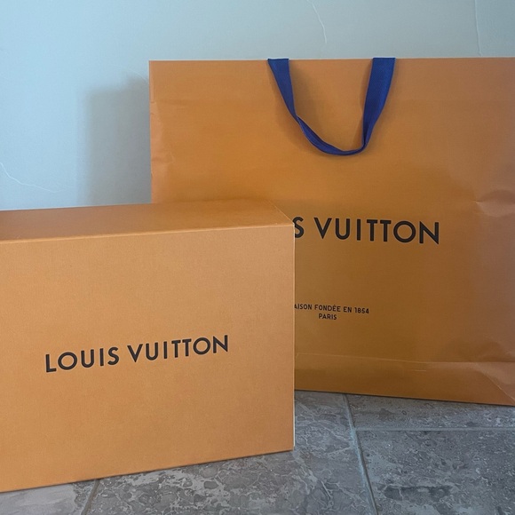 Men’s Louis Vuitton Size 8 Slides - Picture 12 of 12